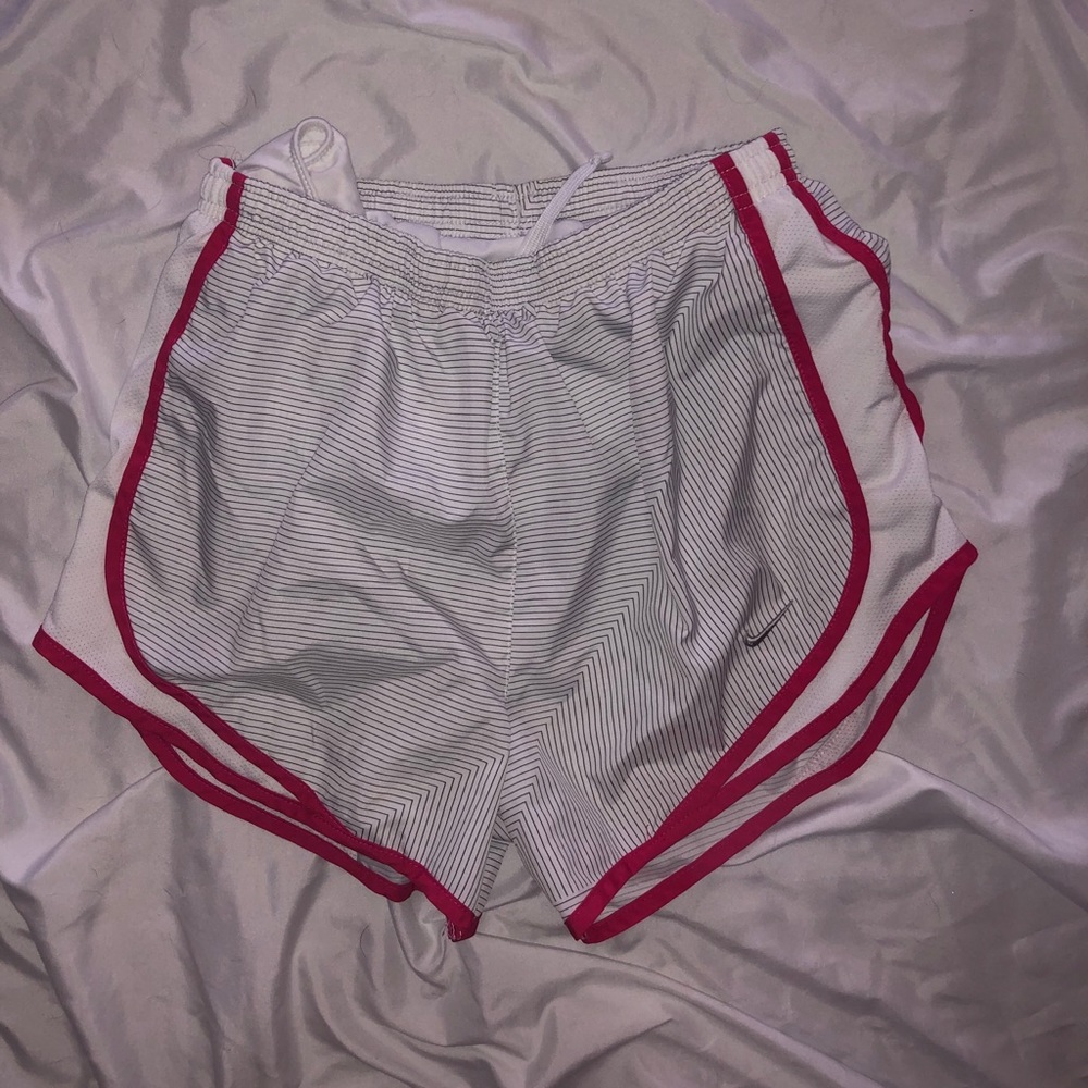 nike shirts size small